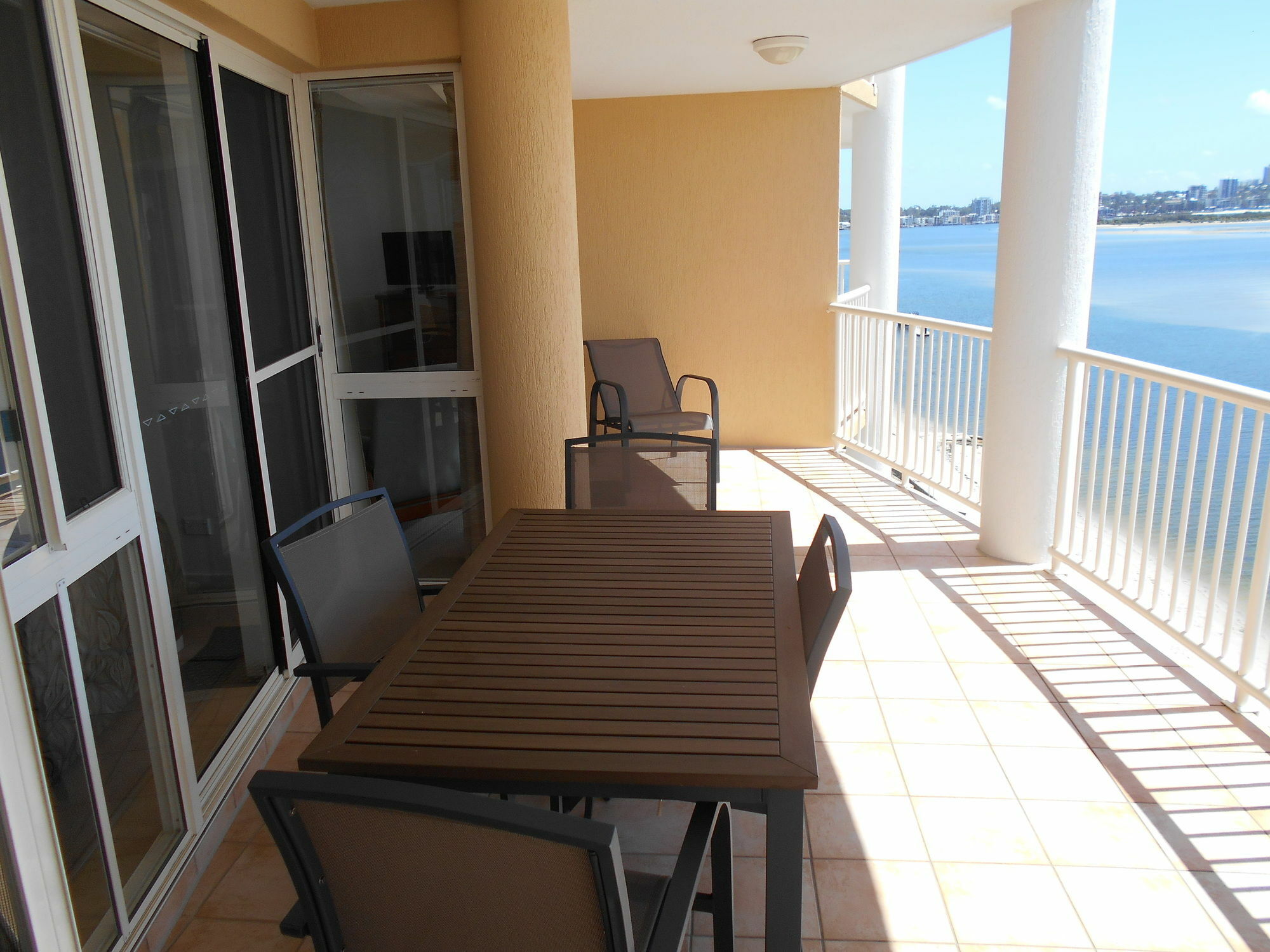 קלונדרה Riviere On Golden Beach מראה חיצוני תמונה