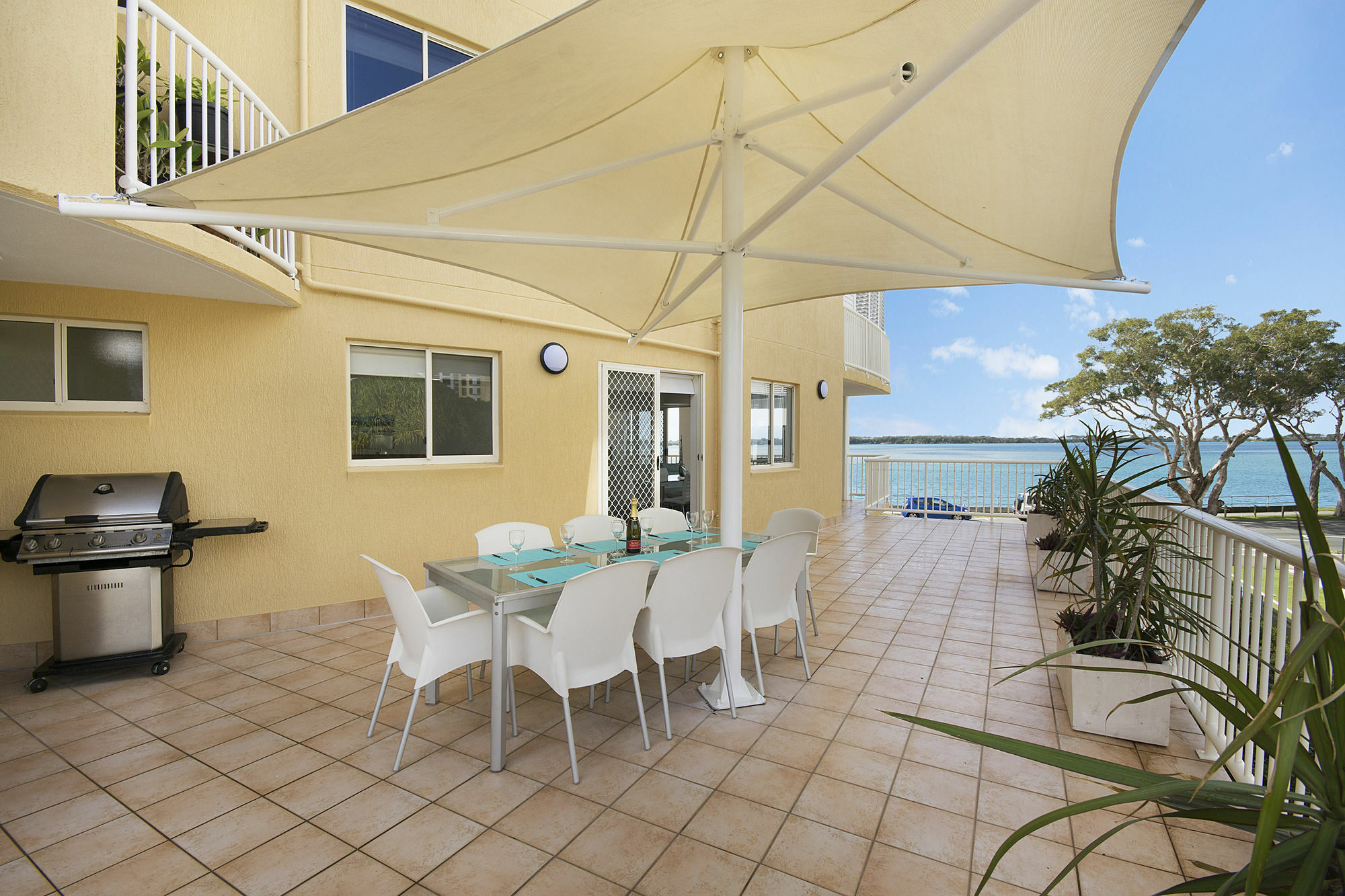 קלונדרה Riviere On Golden Beach מראה חיצוני תמונה